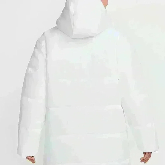 Women’s Classic Nike Puffer It’s a puffer if it’s bigger than norm doesn’t mat. - Picture 9 of 12